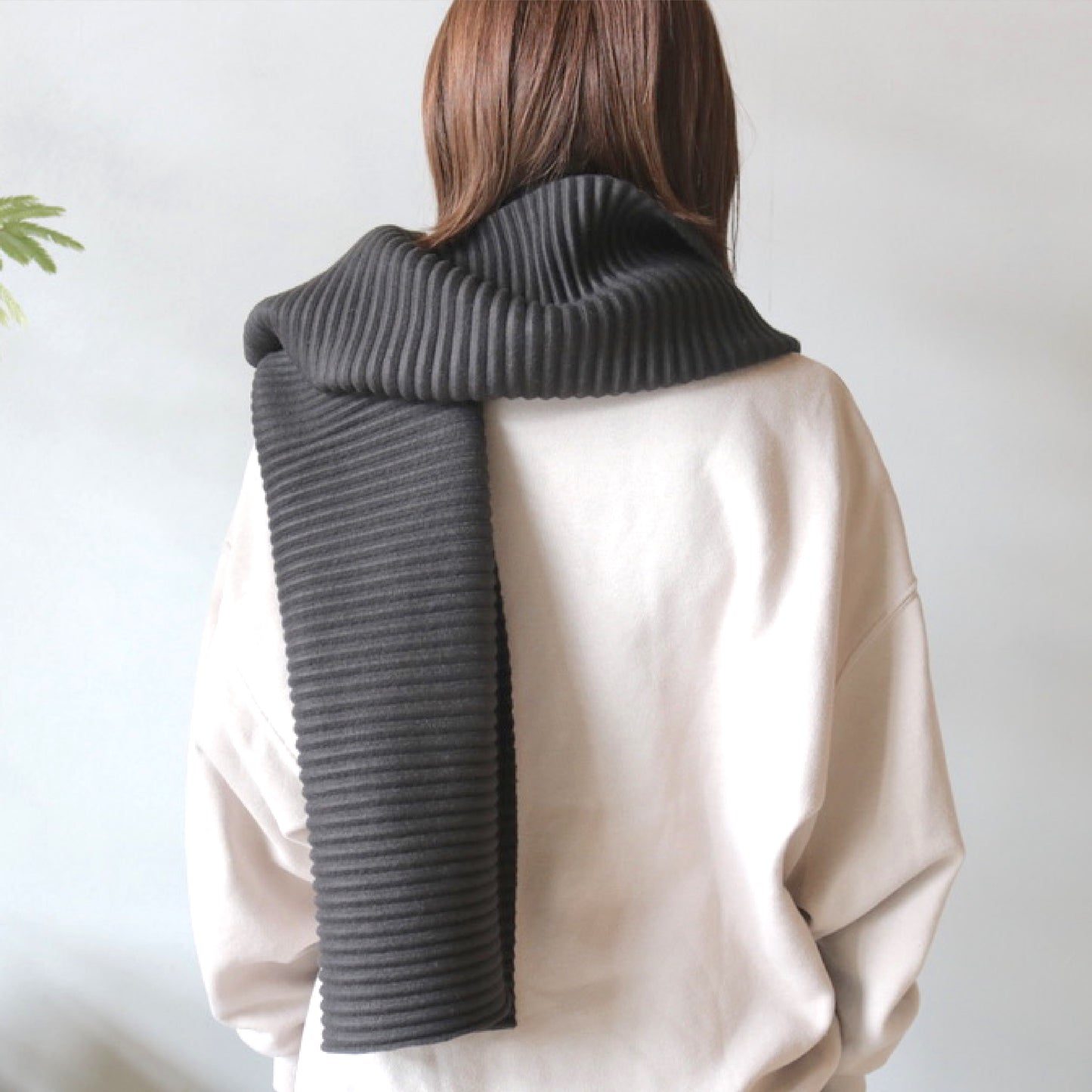 Pleece Long scarf