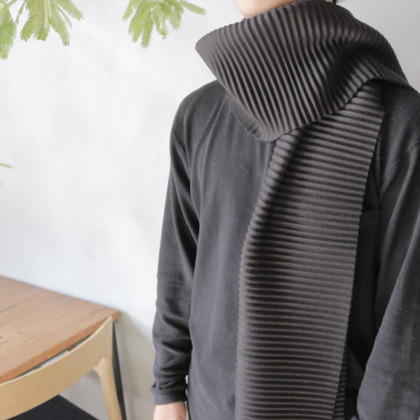 Pleece Long scarf
