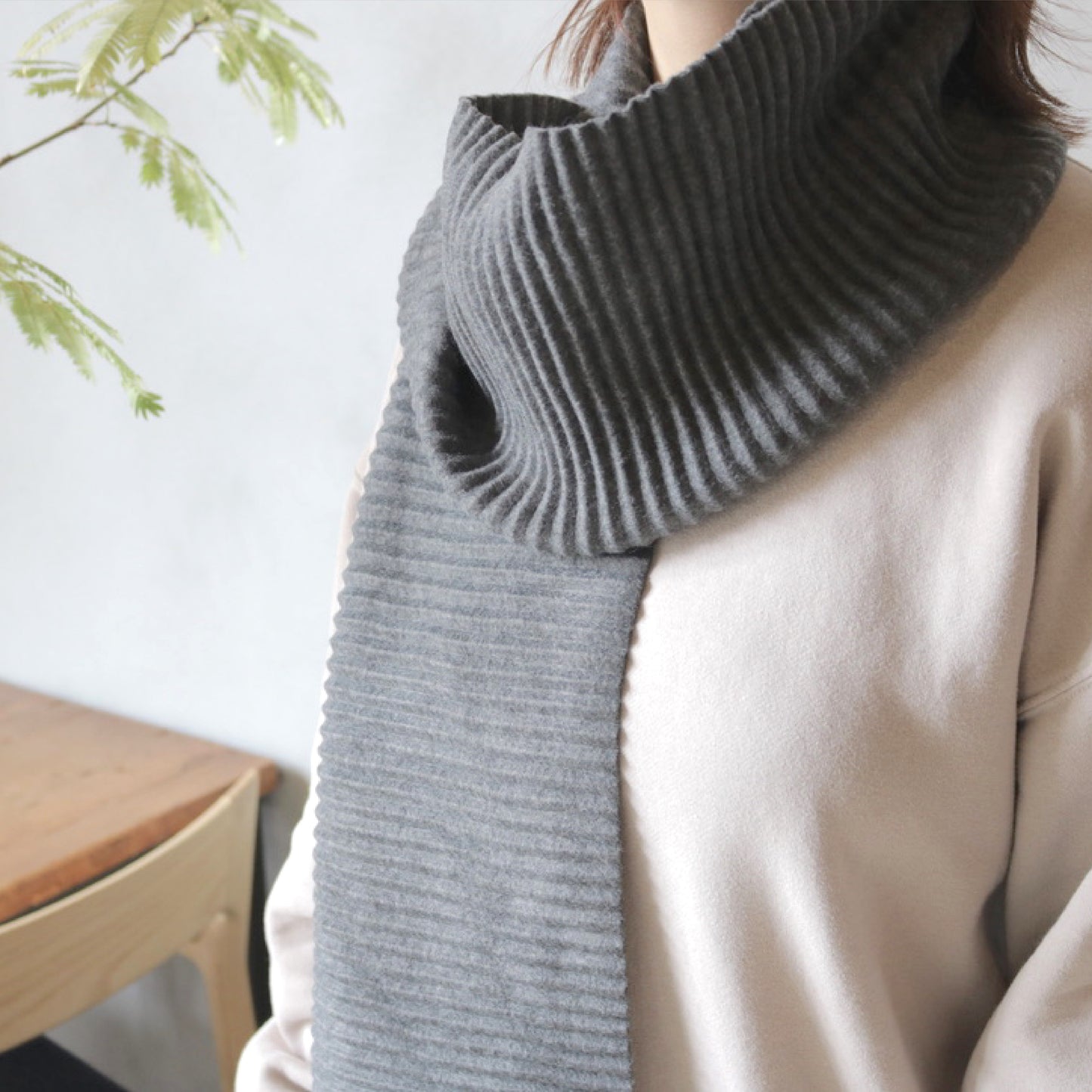 Pleece Long scarf