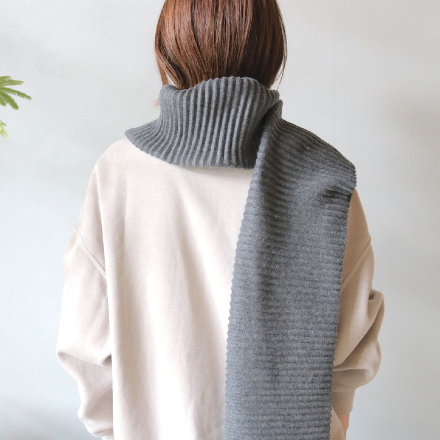 Pleece Long scarf